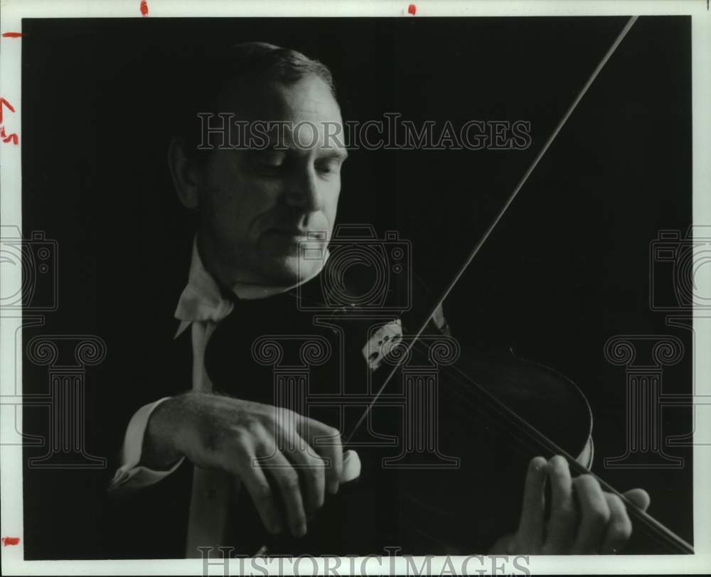 1988 Press Photo Violinist Wayne Crouse - hca83065- Historic Images