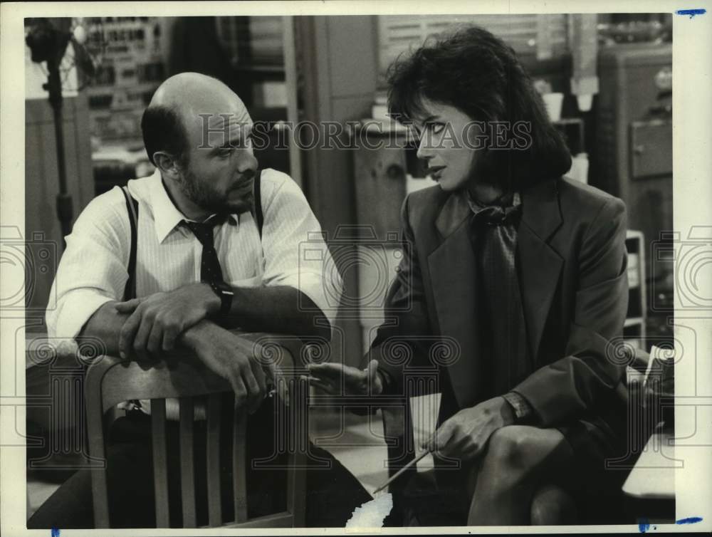 1995 Press Photo Actress Margaret Colin and co-star in production scene- Historic Images