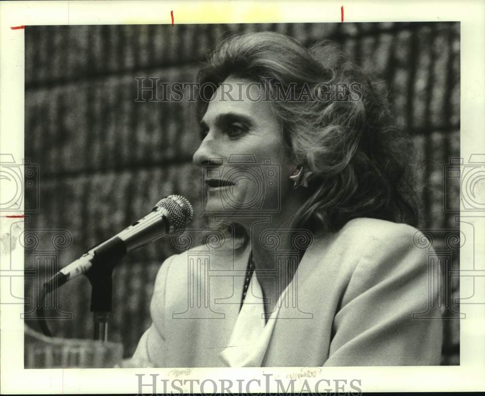 1987 Press Photo Singer Judy Collins in Houston, Texas - hca83238- Historic Images