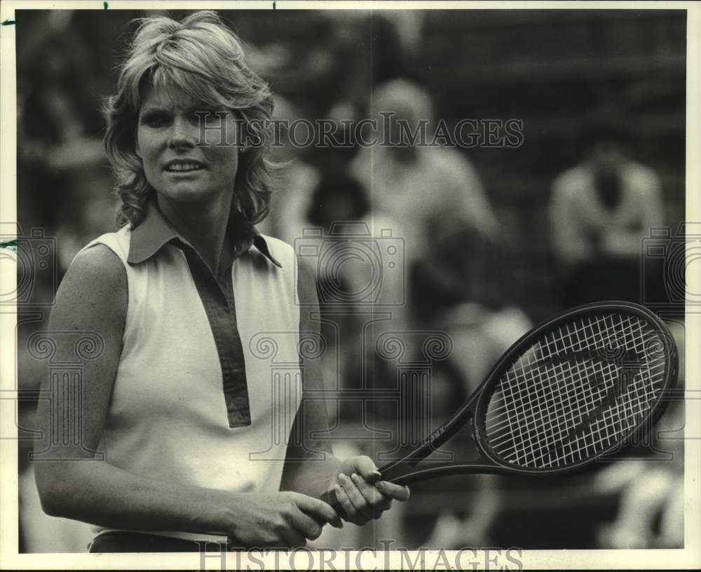 1989 Press Photo Actress Cathy Lee Crosby playing tennis - hca83288- Historic Images