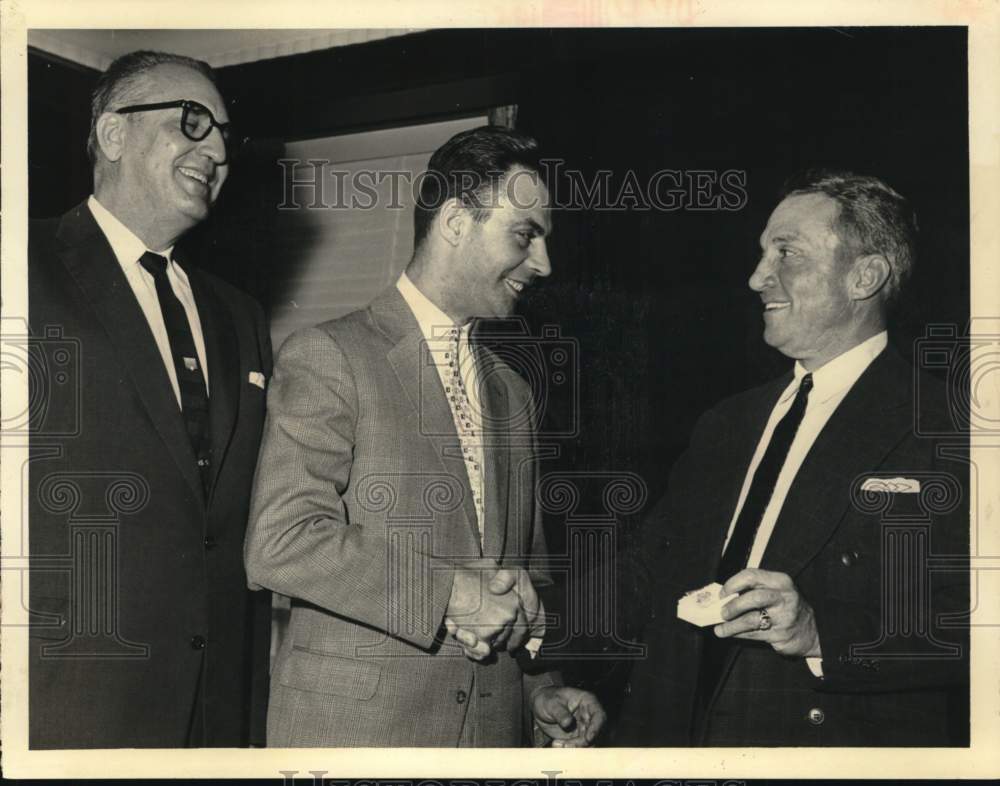 1959 Press Photo Grady Long and Armin Kunkler meet Houston Mayor Lewis Cutrer
