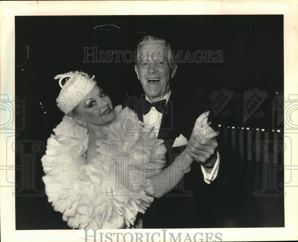 1981 Press Photo Actor Robert Cummings dances with Phyllis Morrow - hca83704- Historic Images