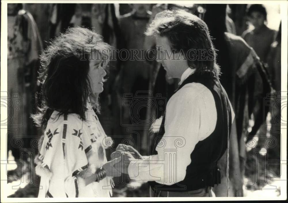 1991 Press Photo Kevin Costner, Mary McDonnell in &quot;Dances With Wolves&quot; Scene- Historic Images