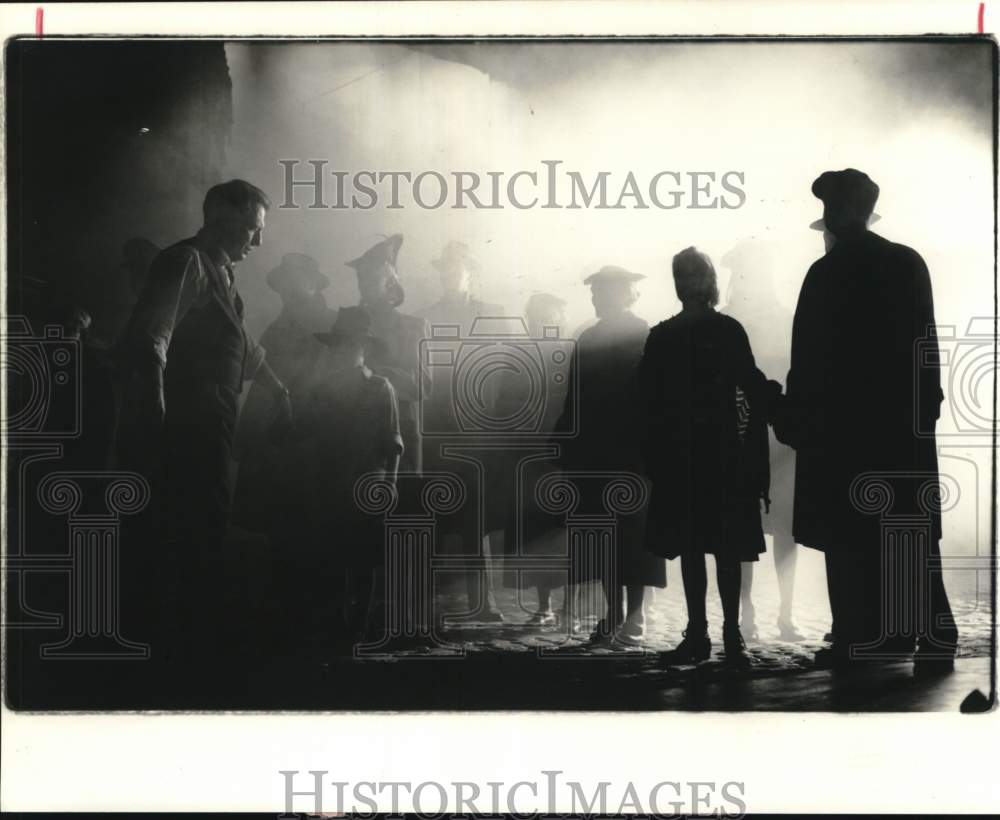 1994 Press Photo Actor Kenneth Cranham in &quot;An Inspector Calls,&quot; opening in NYC- Historic Images