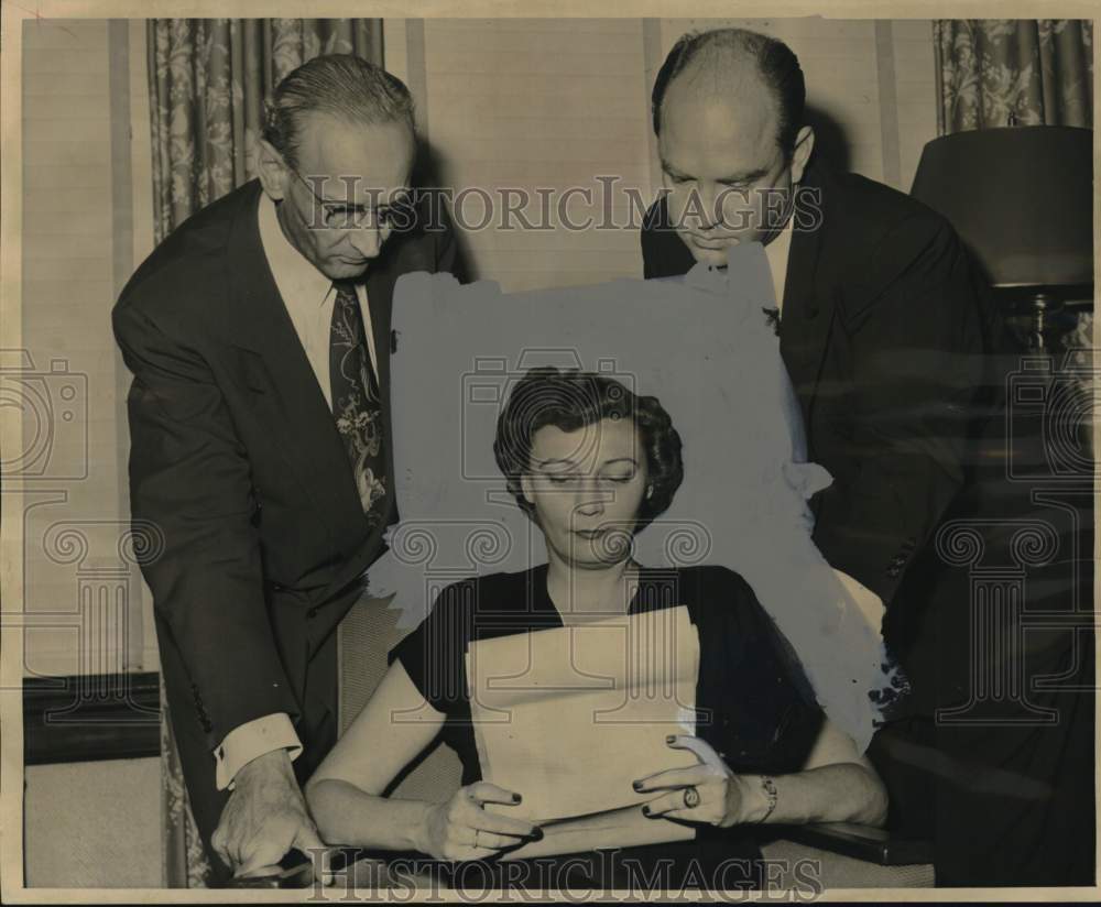1951 Press Photo Barbara Cullinan studies a petition - hca83843