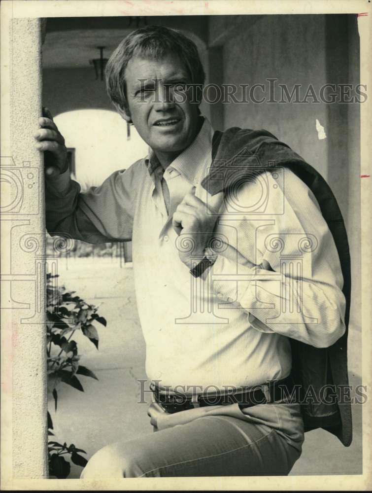 1977 Press Photo Ronny Cox, Actor - hca84007- Historic Images