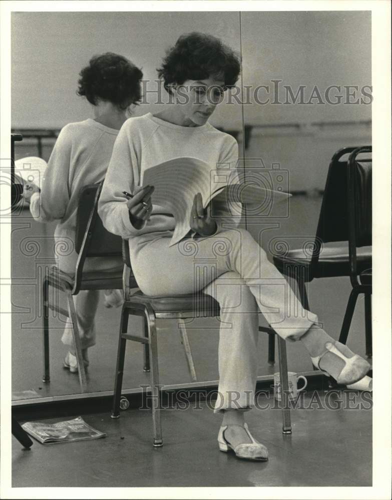 1982 Press Photo Ballet Choreologist Bronwen Curry - hca84217- Historic Images