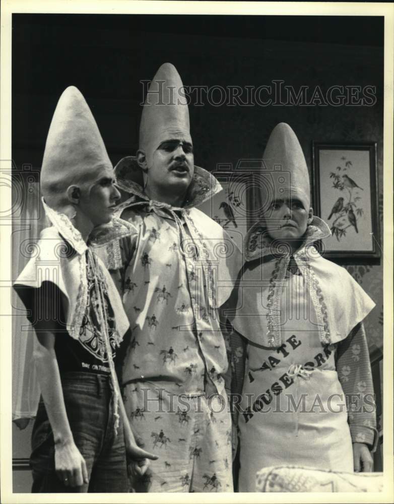 1983 Press Photo Jane Curtin, Laraine Newman &amp; Dan Aykroyd on SNL as&quot; Coneheads&quot;- Historic Images