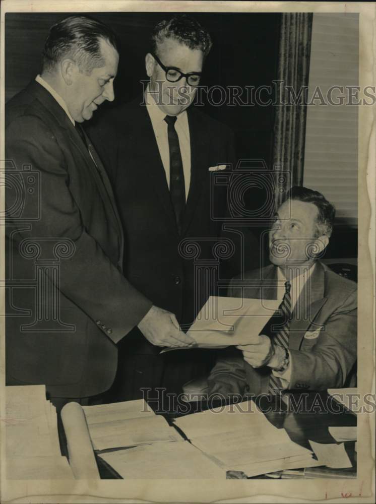 1958 Press Photo Houston Mayor Lewis Cutrer , Gilbert Leach, Robert Malone