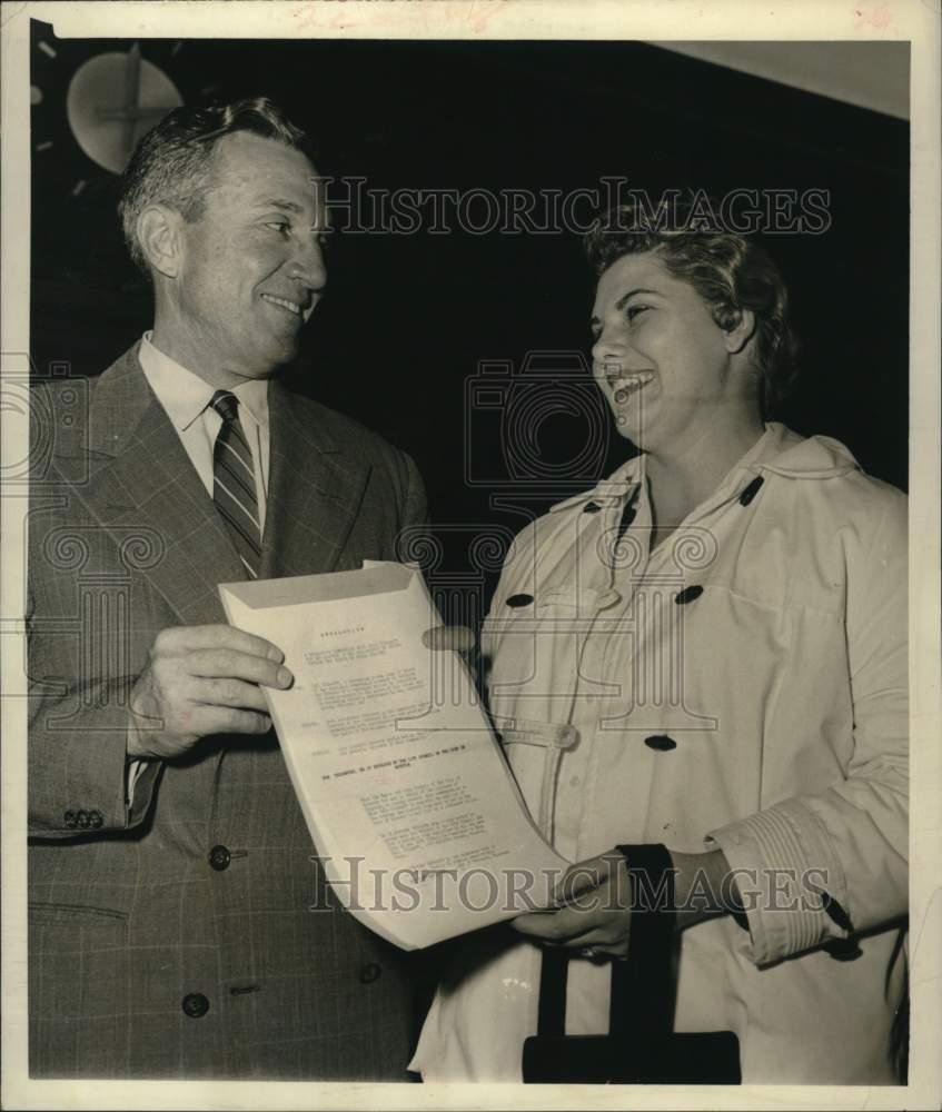 1959 Press Photo Mayor Lewis Cutrer Presents a Form to a Woman, Houston