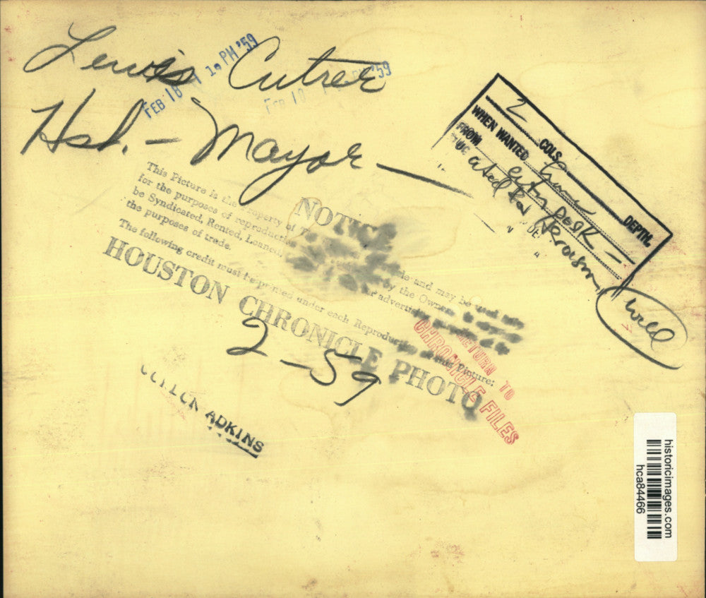 1959 Press Photo Mayor Lewis Cutrer Presents a Form to a Woman, Houston