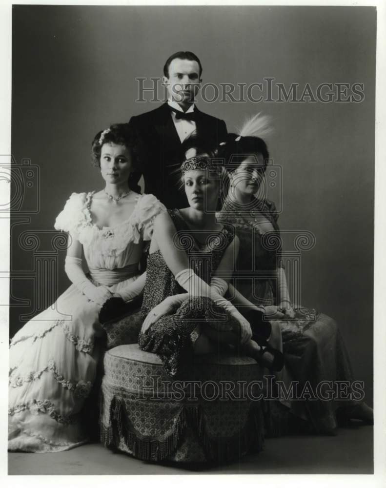 Press Photo Actress Jeananne Crawley and others - hca84578- Historic Images