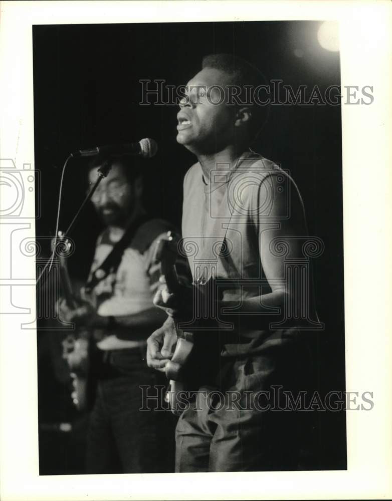 1987 Press Photo Musician Robert Cray at Fitzgerald&#39;s in Houston, TX.- Historic Images