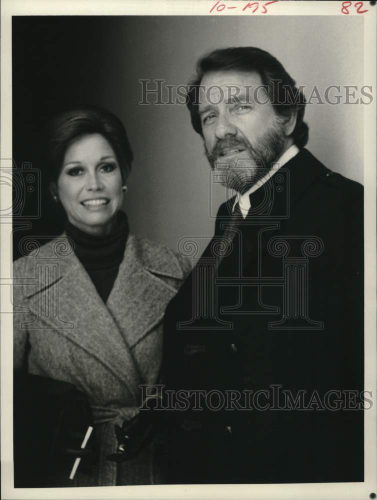 1978 Press Photo Actor Richard Crenna with Actress Mary Tyler Moore. - hca84650- Historic Images