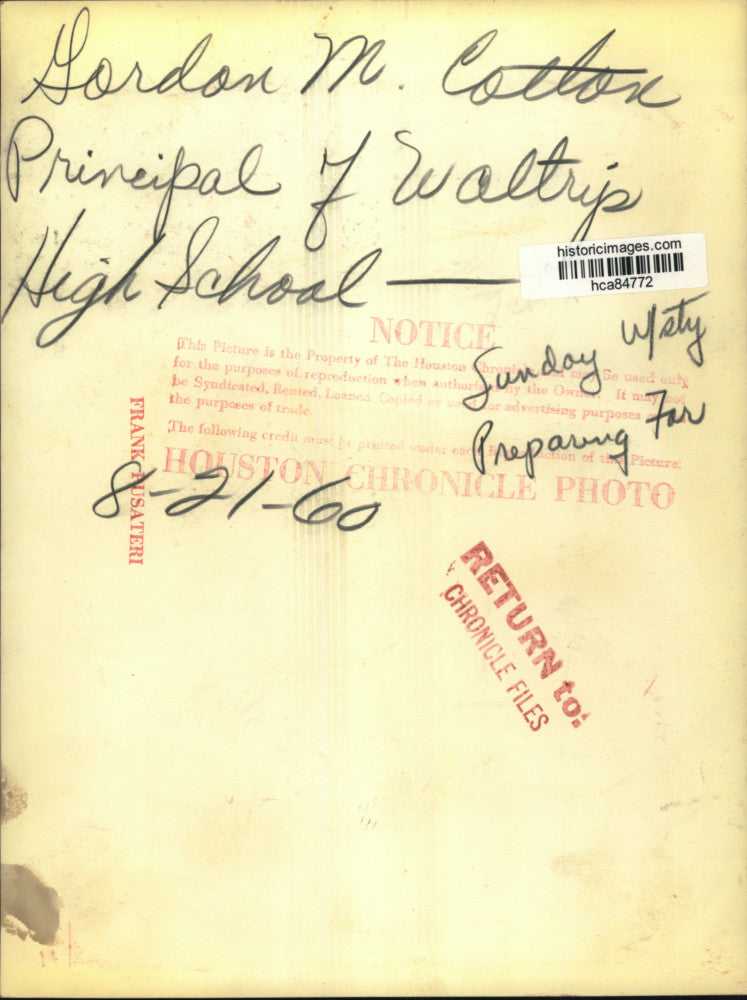 1960 Press Photo Waltrip High School principal Gordon M. Cotton - hca84772