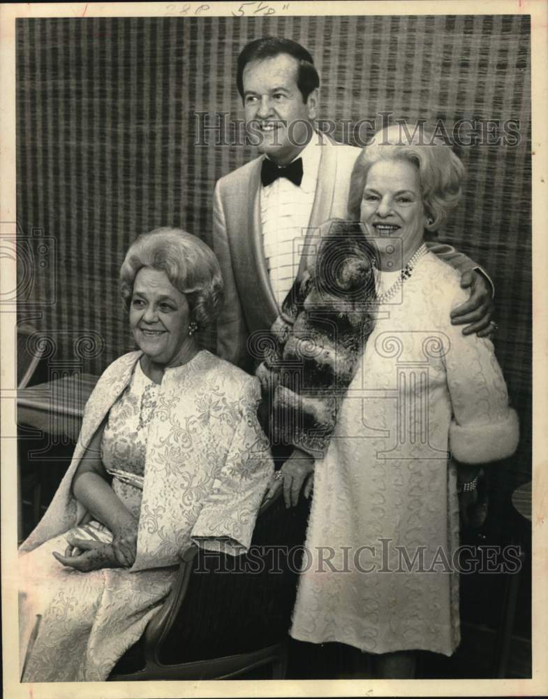 1967 Press Photo Mrs. Lera Thomas, Mr. and Mrs. Don Cork Back From Trip, Houston