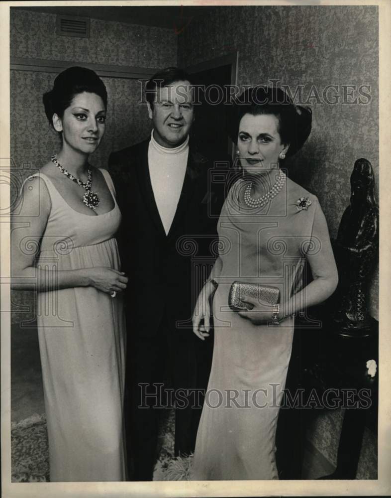 1968 Press Photo Houston, Texas Businessman Don Cork Hosts Royal Party