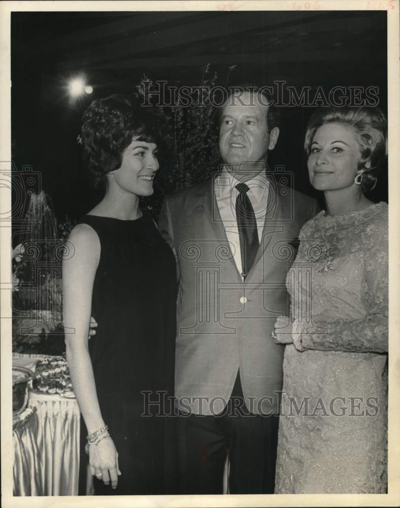 1967 Press Photo Mrs. George Berger, Don Cork, Gretchen Brian Party in Houston