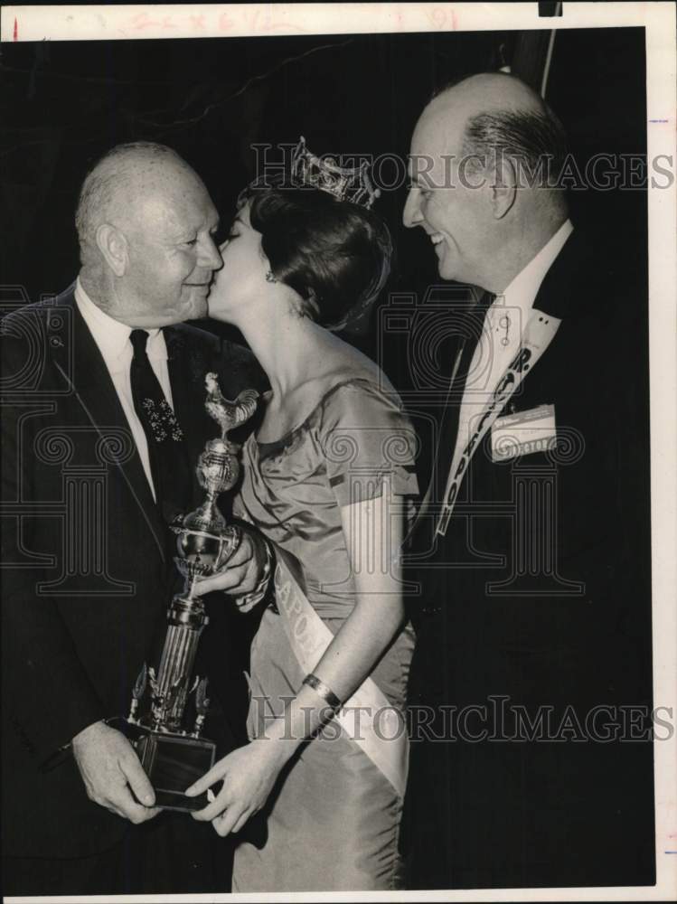 1960 Press Photo Houston, Texas Oilman Crowned "King Capan" - hca84889