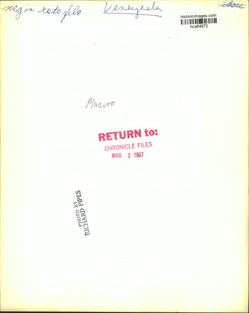 1967 Press Photo Macuto, Venezuela-Worshipers standing in a church building.