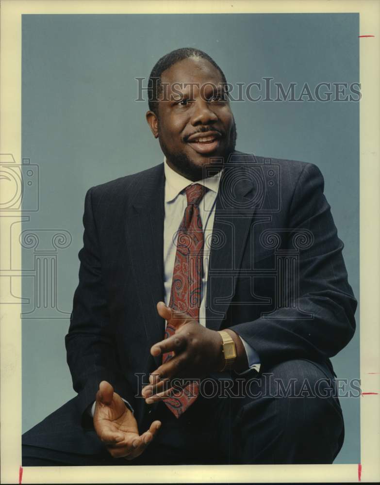 1989 Press Photo Touring Harlem Boys Choir Director, Walter Turnbull.- Historic Images