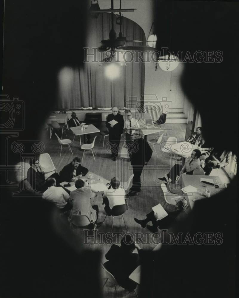 1972 Press Photo Houston, Texas Ministers Meet, Discuss Events in Vietnam War