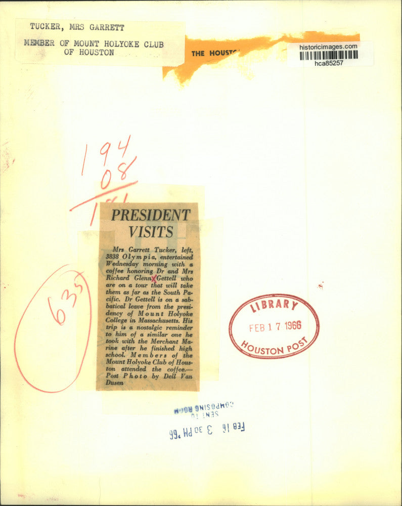 1966 Press Photo Mrs. Garrett Tucker honors Dr. and Mrs. Richard Glenn Gettell.