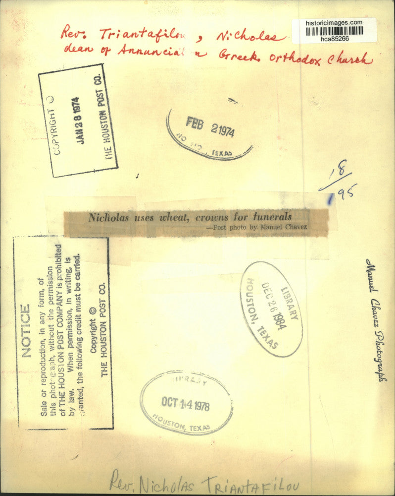 1974 Press Photo Reverend Nicholas Triantfilou uses wheat, crowns for funerals.