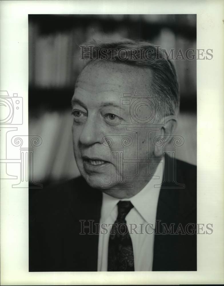 1990 Press Photo Paul Cooper, Composer at Rice University in Houston.- Historic Images