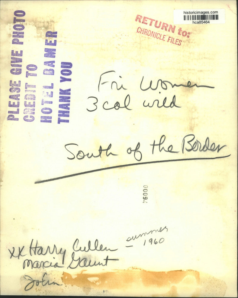 1960 Press Photo Harry Cullen, Marcia Gaunt and others wave to the camera