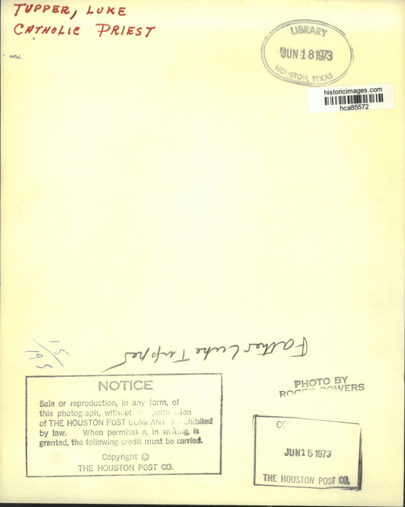 1973 Press Photo Catholic priest Luke Tupper - hca85572