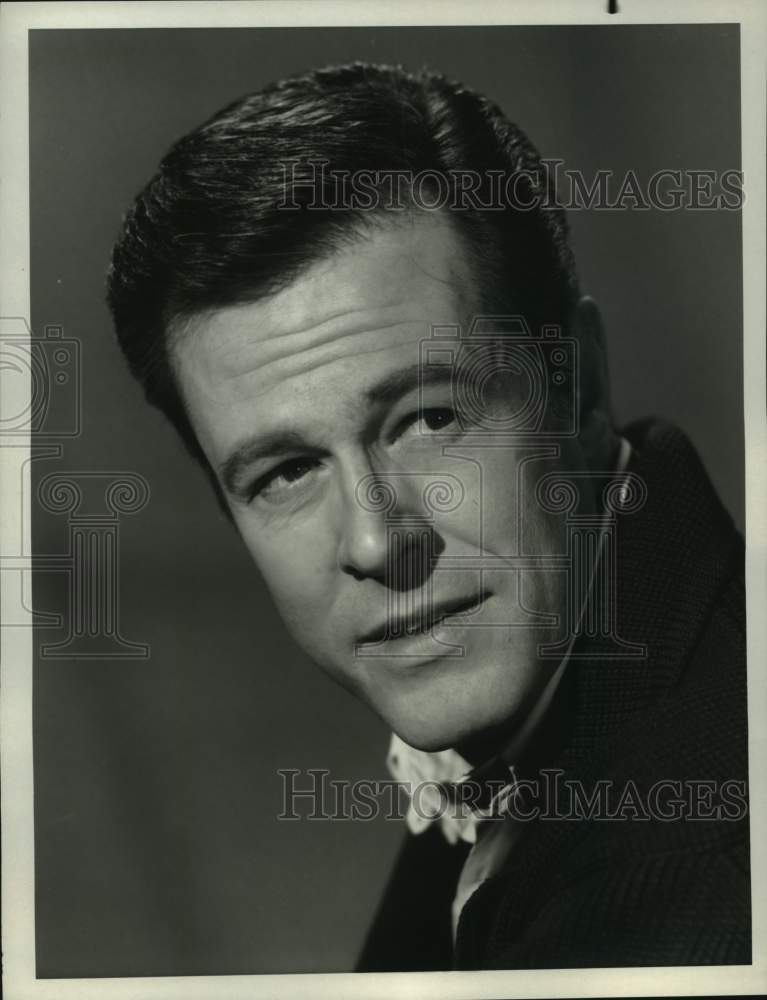 Press Photo Actor Robert Culp, star on NBC-TV&#39;s, &quot;I Spy&quot; - hca85611- Historic Images