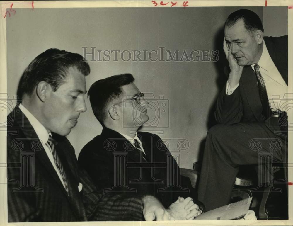 1958 Press Photo Grand jury discuss Iris Ramona Conrad case - hca86257