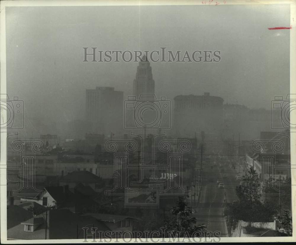 1965 Press Photo Los Angeles, California, After Smog Has Invaded - hca86382