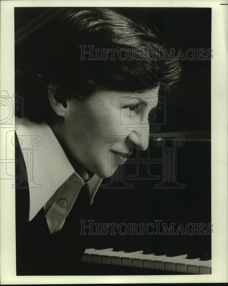 1980 Press Photo Pianist Bella Dairdovich - hca86465- Historic Images