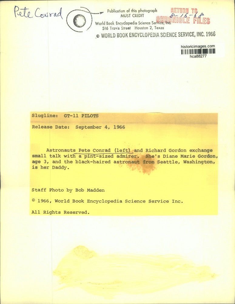 1968 Press Photo Astronauts Pete Conrad and Richard Gordon with Diane Gordon