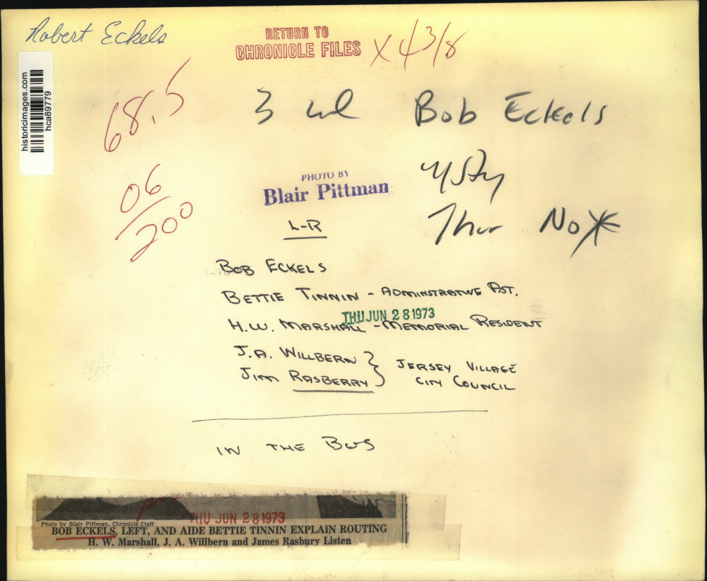 1973 Press Photo Houston Administrators View School Bus Routing Aboard Bus