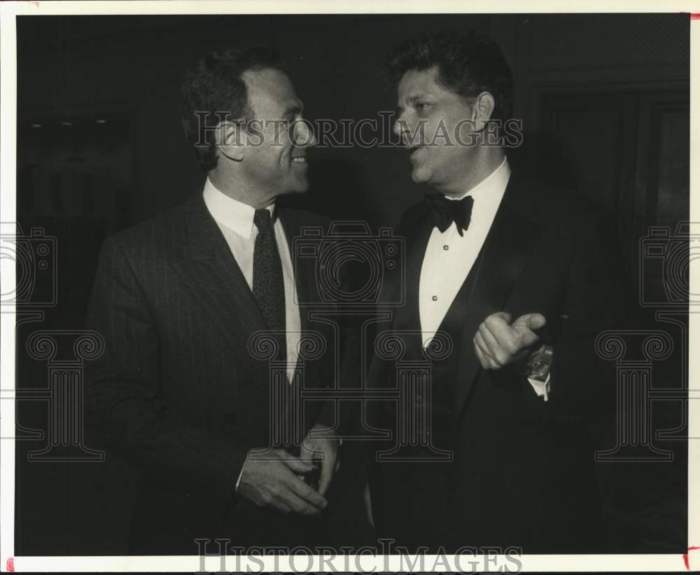 1987 Press Photo Bob Sakowitz from Houston with Designer Victor Costa.- Historic Images