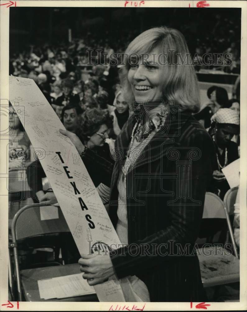 1977 Press Photo Nikki Van Hightower at women's conference - hca93747