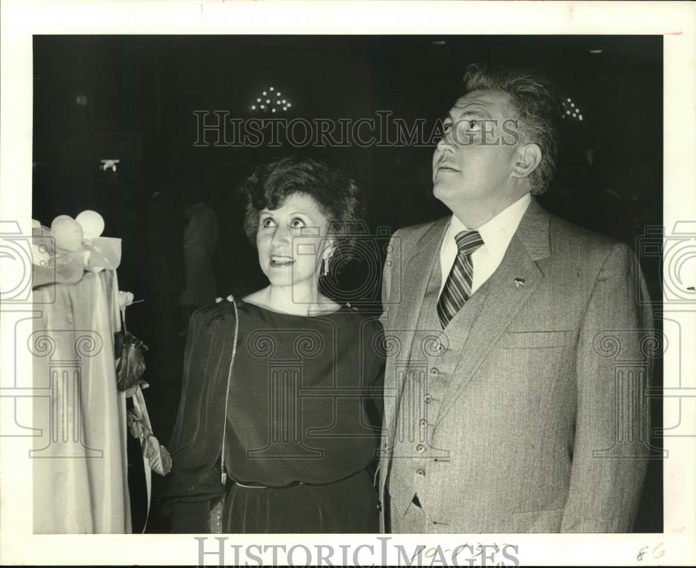 1982 Press Photo Arturo de la Garza, Maria de la Luz, Shamrock Emerald Room-TX- Historic Images