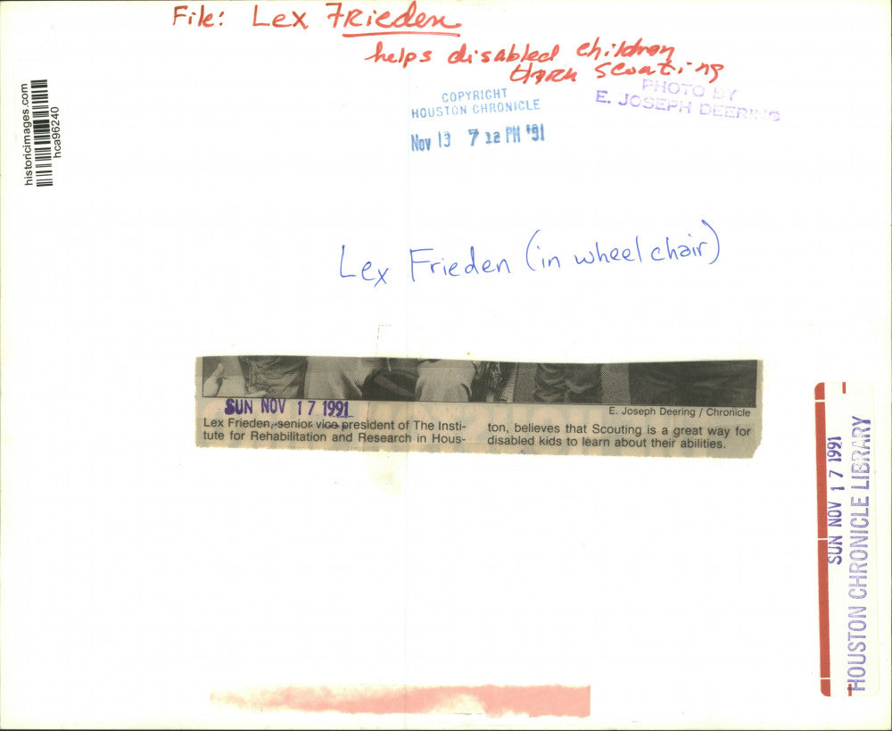 1991 Press Photo Lex Frieden in wheelchair with disabled boy scouts in Houston.