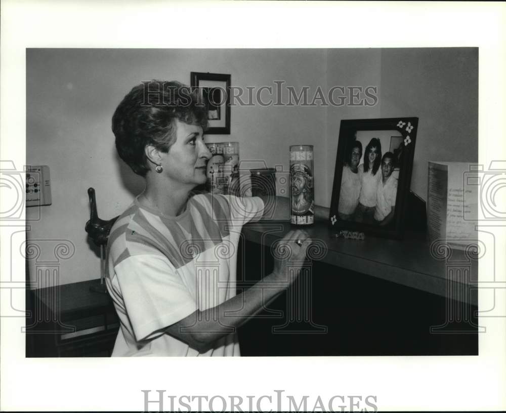 1989 Press Photo Pat Doel, mother of missing child - hca96269- Historic Images