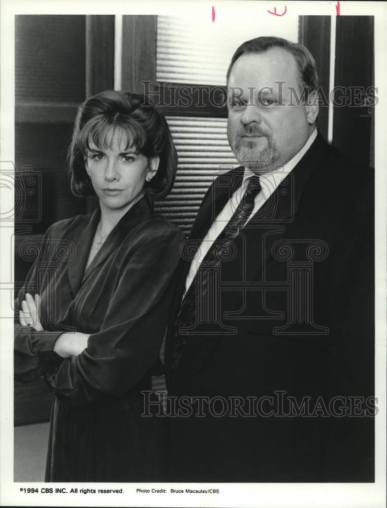 1994 Press Photo Actor George Dzundza and Melissa Gilbert - hca97632