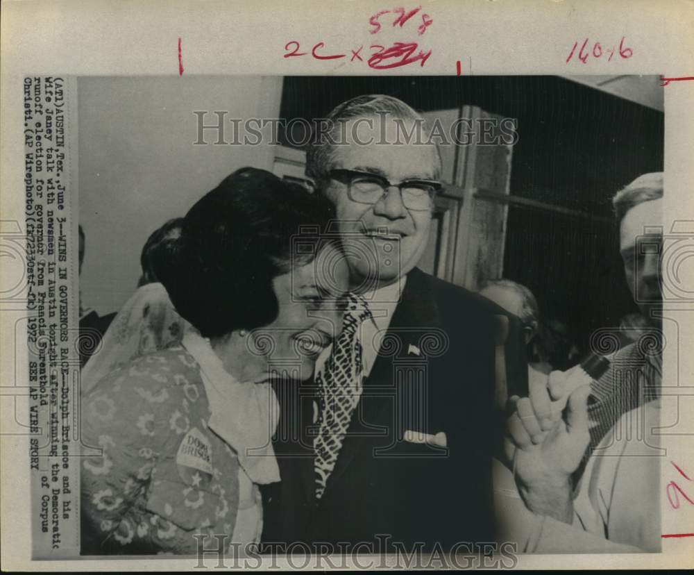 1972 Press Photo Dolph &amp; Janey Briscoe in Austin after he wins Governor election- Historic Images