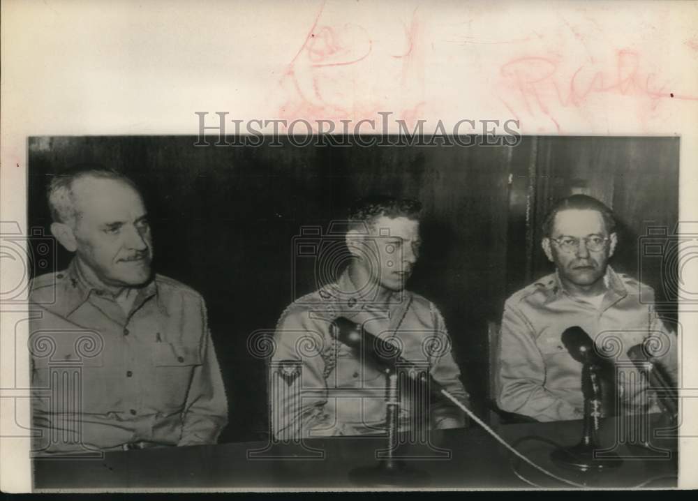1957 Press Photo Army Specialist William Girard holds press conference in Japan