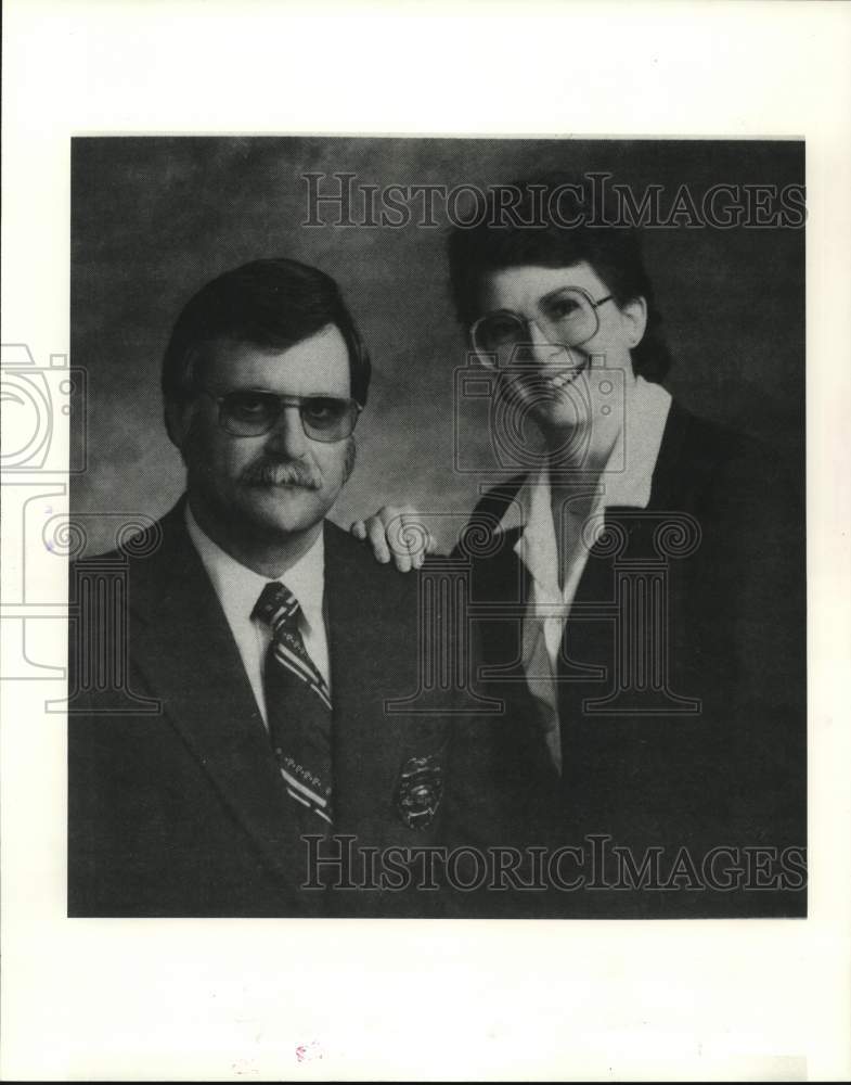 1982 Press Photo Gary and Peggy Glenn, authors - hca99925