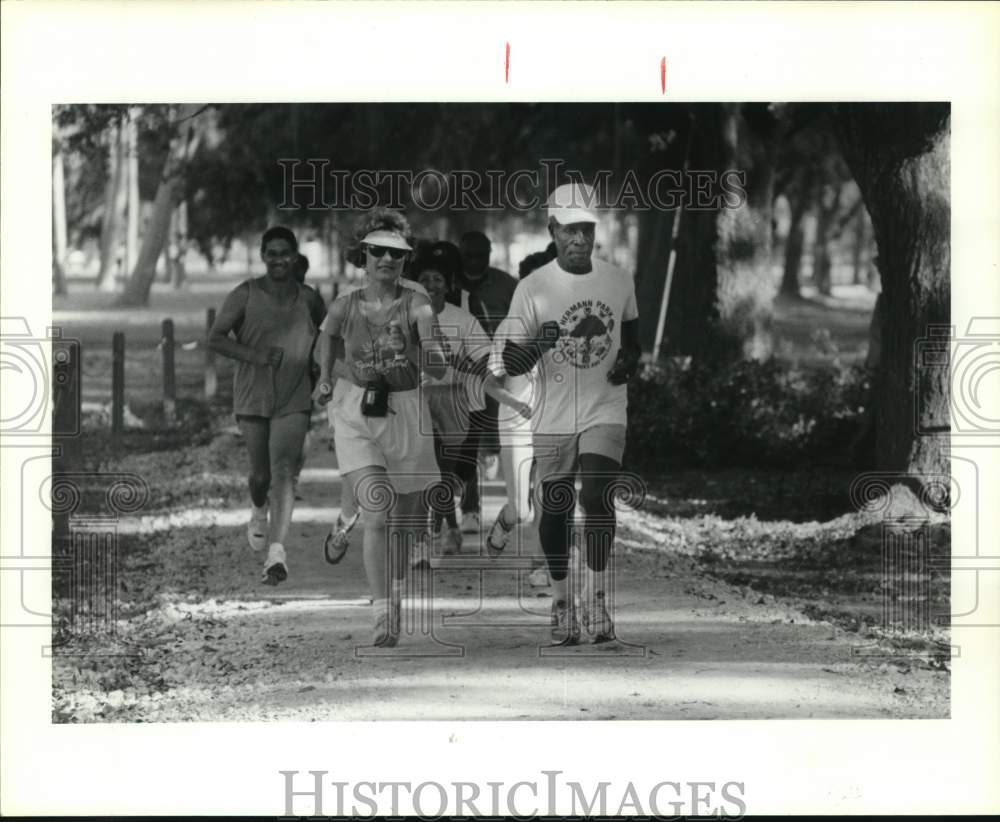 1990 Press Photo Runner Marvin Taylor in the Houston-Tenneco Marathon- Historic Images