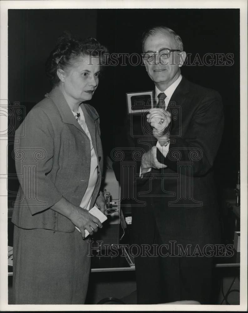 1962 Press Photo Dr. Nylene Eckles & Dr. N. Ferguson at Cancer Symposium.