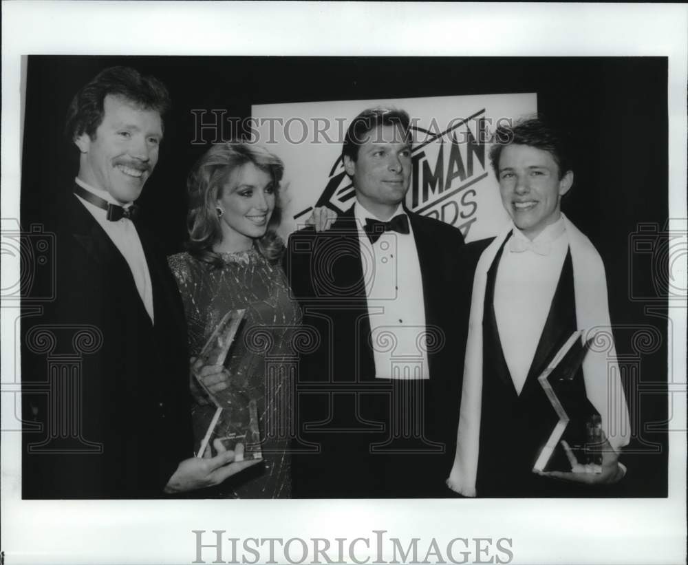 1985 Press Photo Presenters and aerial stunt winners at the &quot;Stuntman Awards&quot;- Historic Images