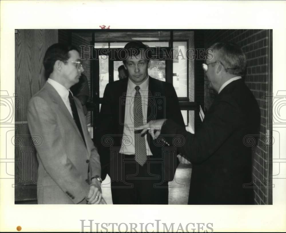 1985 Press Photo Edd Hargett, Wes Gordon, Haut Atkinson in New Boston.- Historic Images